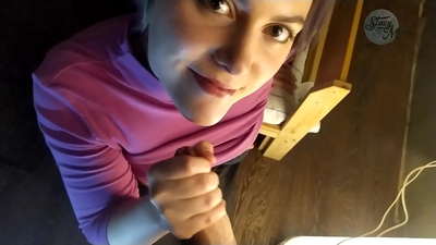 ტიპიური რუსული საშინაო პორნო დიკის სიუჟეტით და კარგი ღრმა ყლუპით